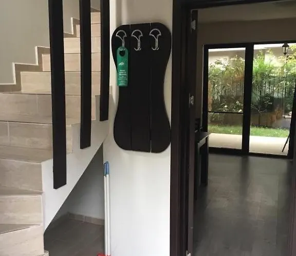 The White 7 Casa de Férias *