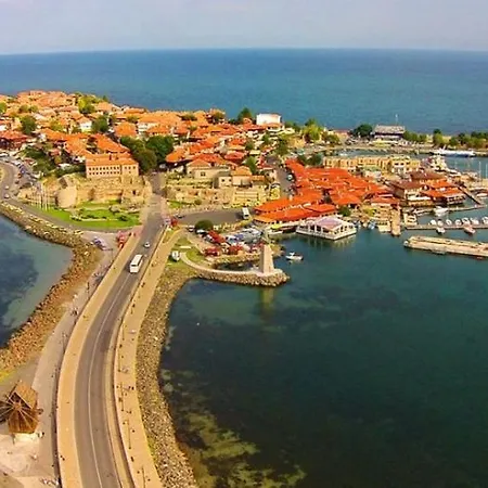 Vakantiehuis The White 7 *