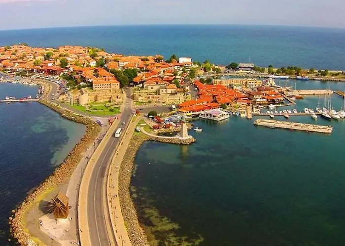 Ваканционна къща The White 7 *