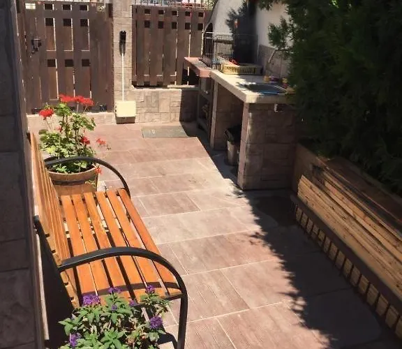 The White 7 * Несебър