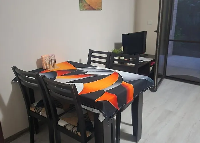 The White 7 * Несебър