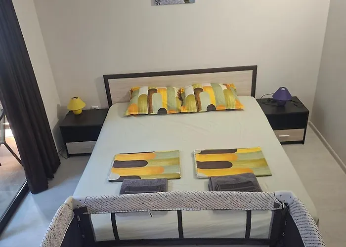 Ваканционна къща The White 7 *