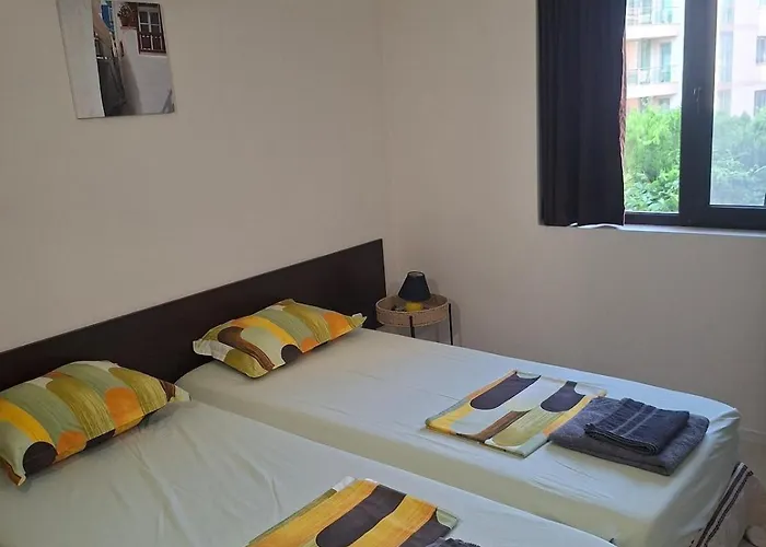 Ваканционна къща The White 7 *