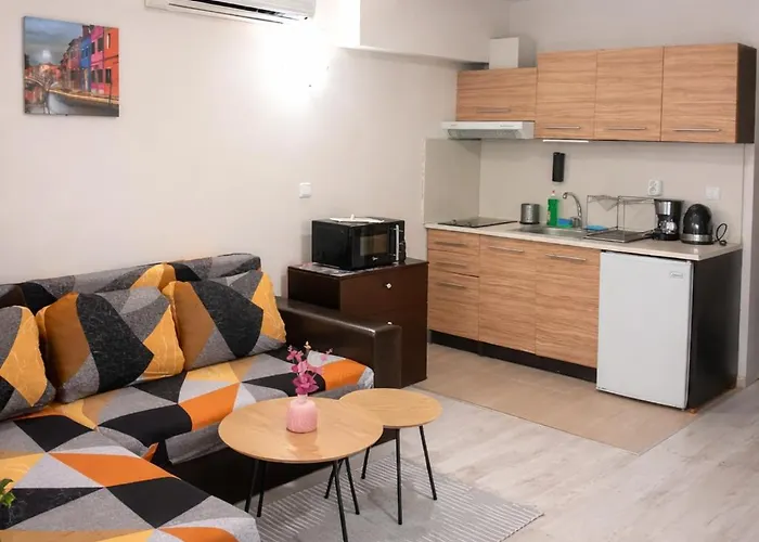 Ваканционна къща The White 7 *